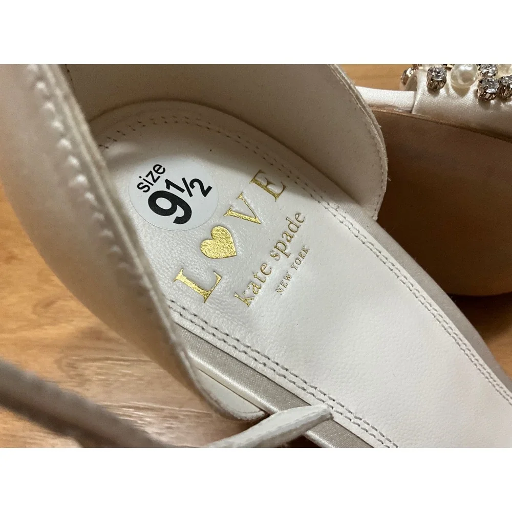 Kate Spade New York Ivory Satin Pearl Crystal Heels Sandals 9.5b few Details